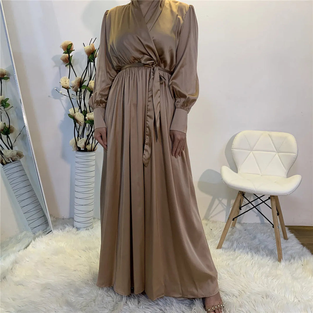 Elegante V-Ausschnitt-Farbfarbe Dubai Abaya Türkei Satin Abaya für muslimische Frauen im Nahen Osten Kleid für Frauen