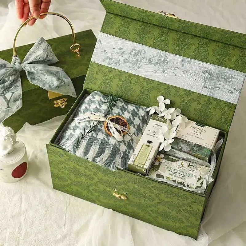 Geschenkgeschenk für Freundin Nische Winter Schal Geschenkbox