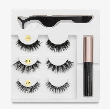 A Pair Of False Eyelashes With Magnets In Fashion - EX-STOCK CANADA