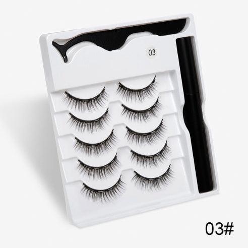 A Pair Of False Eyelashes With Magnets In Fashion - EX-STOCK CANADA