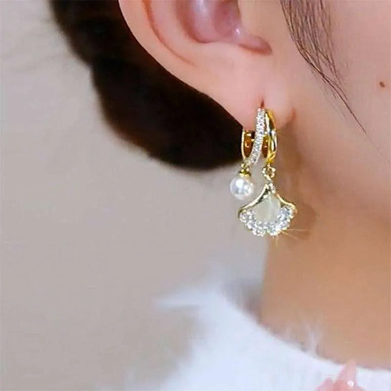 Fashionable jewelry Opal Ginkgo Leaf Ear Clip - EX-STOCK CANADA