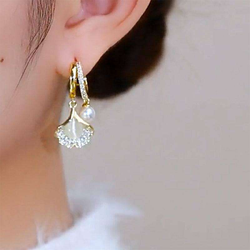 Fashionable jewelry Opal Ginkgo Leaf Ear Clip - EX-STOCK CANADA