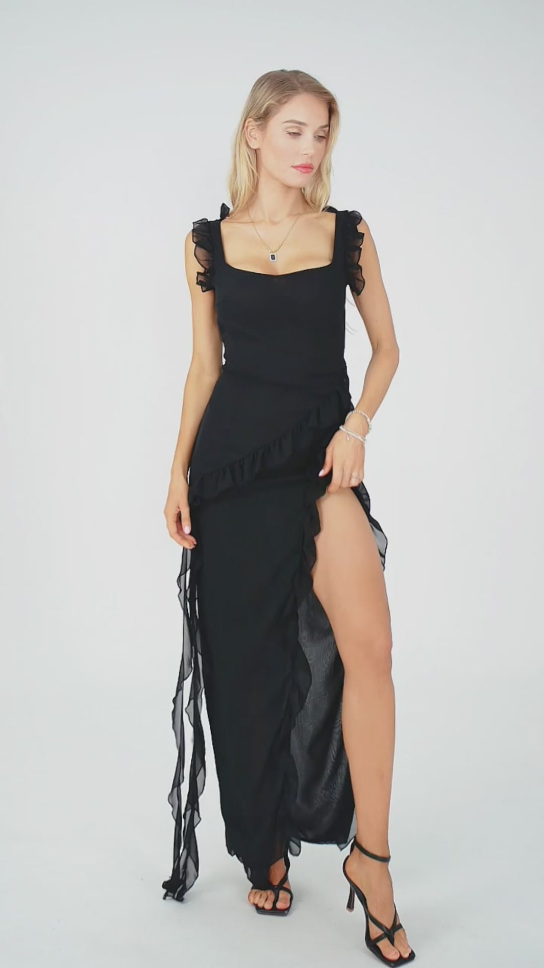 Ruffle CHIGH HIGH Split Robe Femmes Spaghetti Spaghetti Sangle carrée Sous-soutènes Backless Robes pour les vêtements de fête du soir